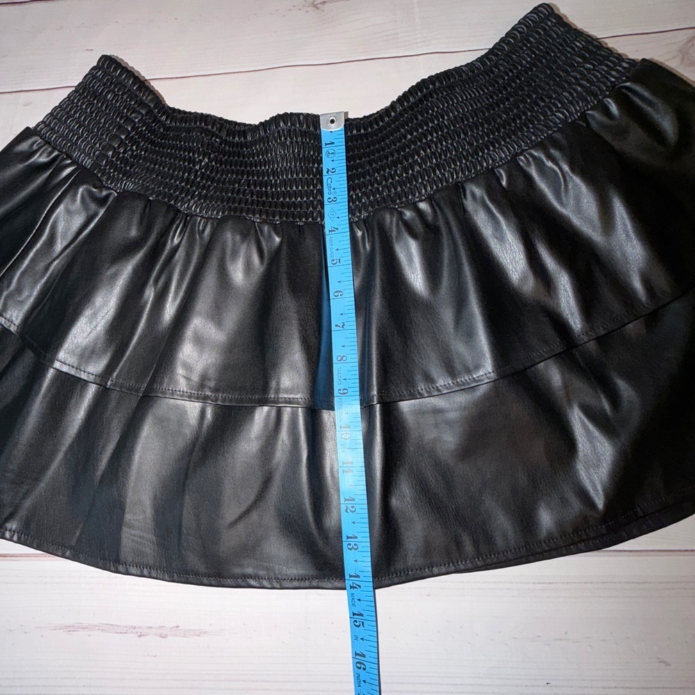 🖤 Black Faux Leather Tiered Mini Skirt | Size 20 | Smocked Waist | Cute + Edgy - Picture 12 of 13